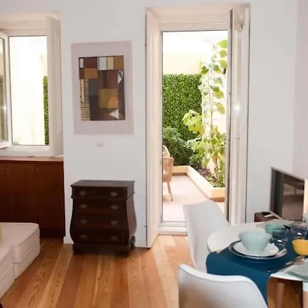 Guestready - Charming With A Garden Lägenhet