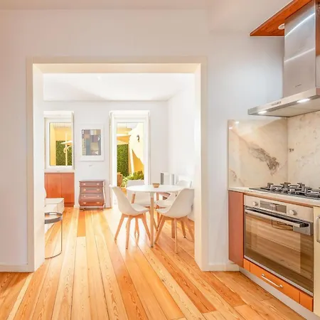 Guestready - Charming With A Garden Лиссабон